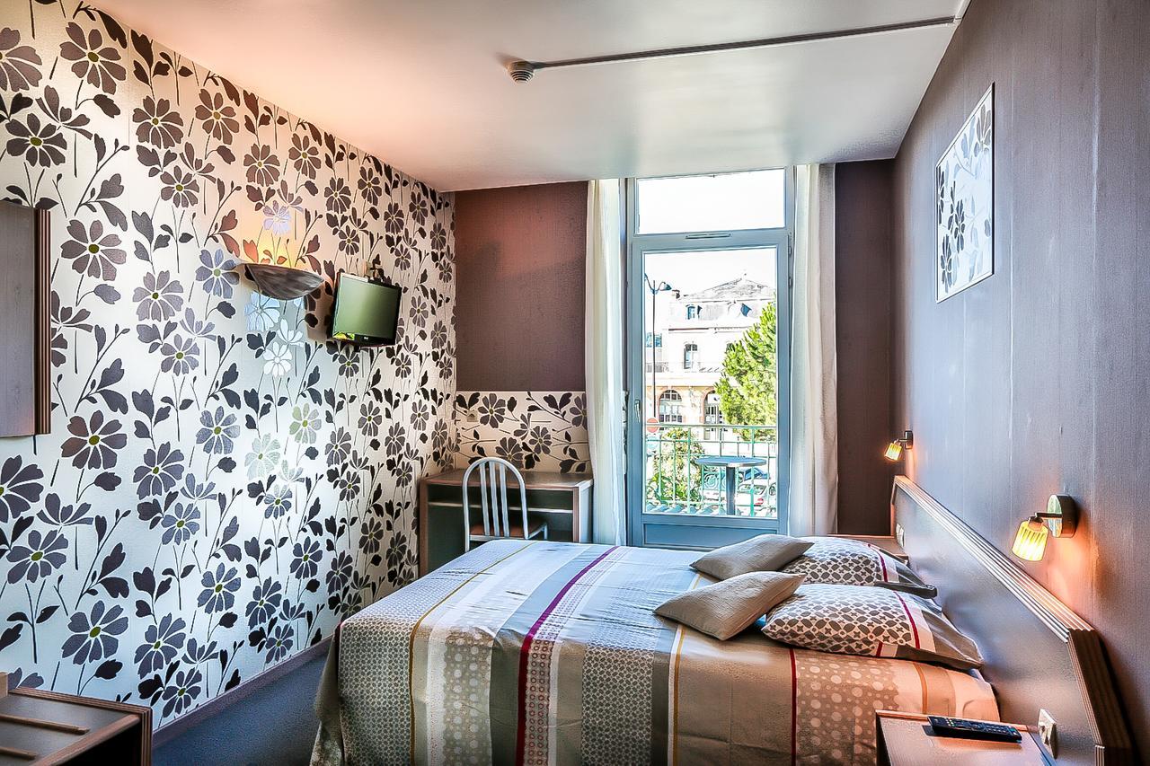 Hotel Le Terminus Villeneuve-sur-Lot Esterno foto